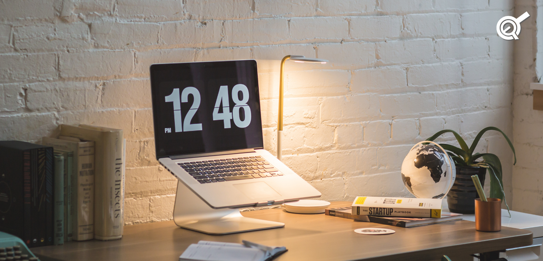 How to Organize Lighting for Your Standing Desk?